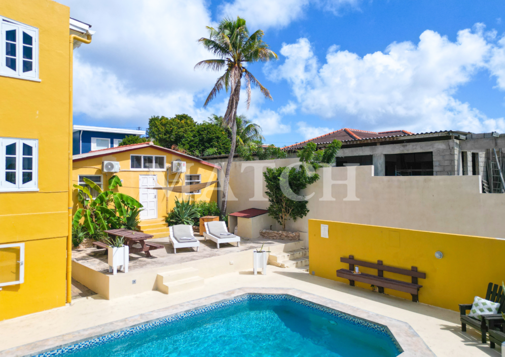Veilig studentenhuis Curaçao foto close up beach beds