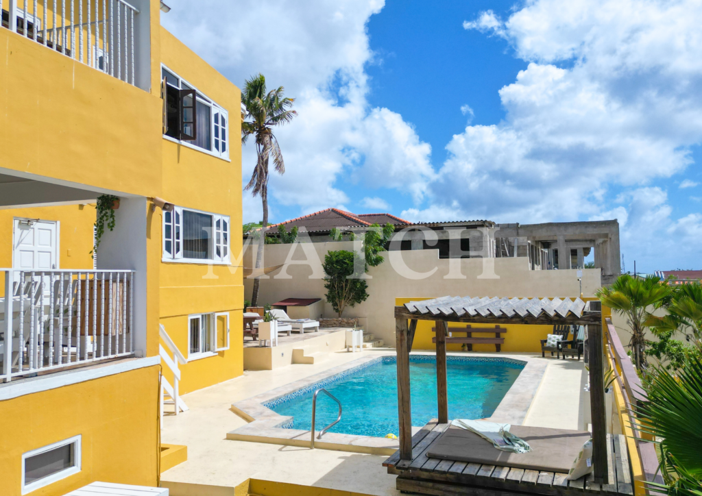 Vooraanzicht close up zwembad