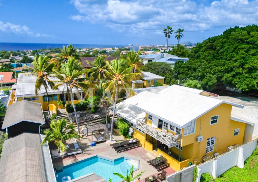 Studentenhuis Curacao met zwembad bovenaanzicht