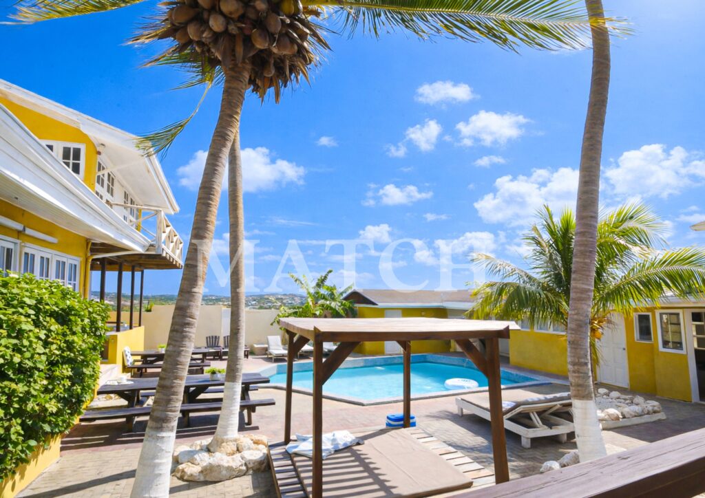 Studentenhuis Curacao met zwembad binnenplaats