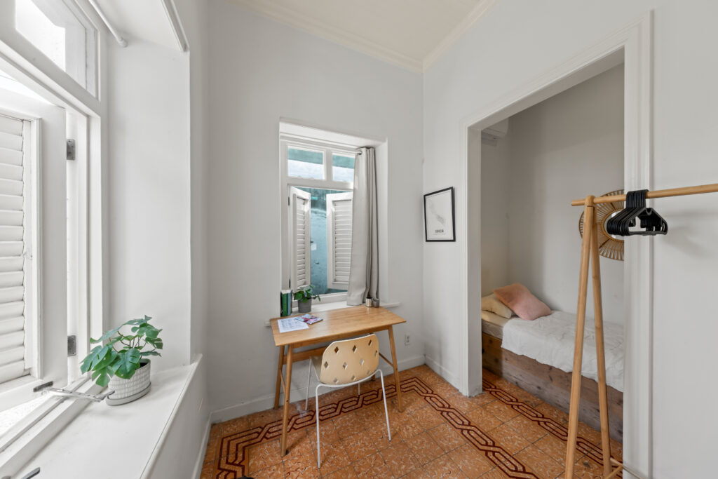 kamer in het studentenhuis zijzicht